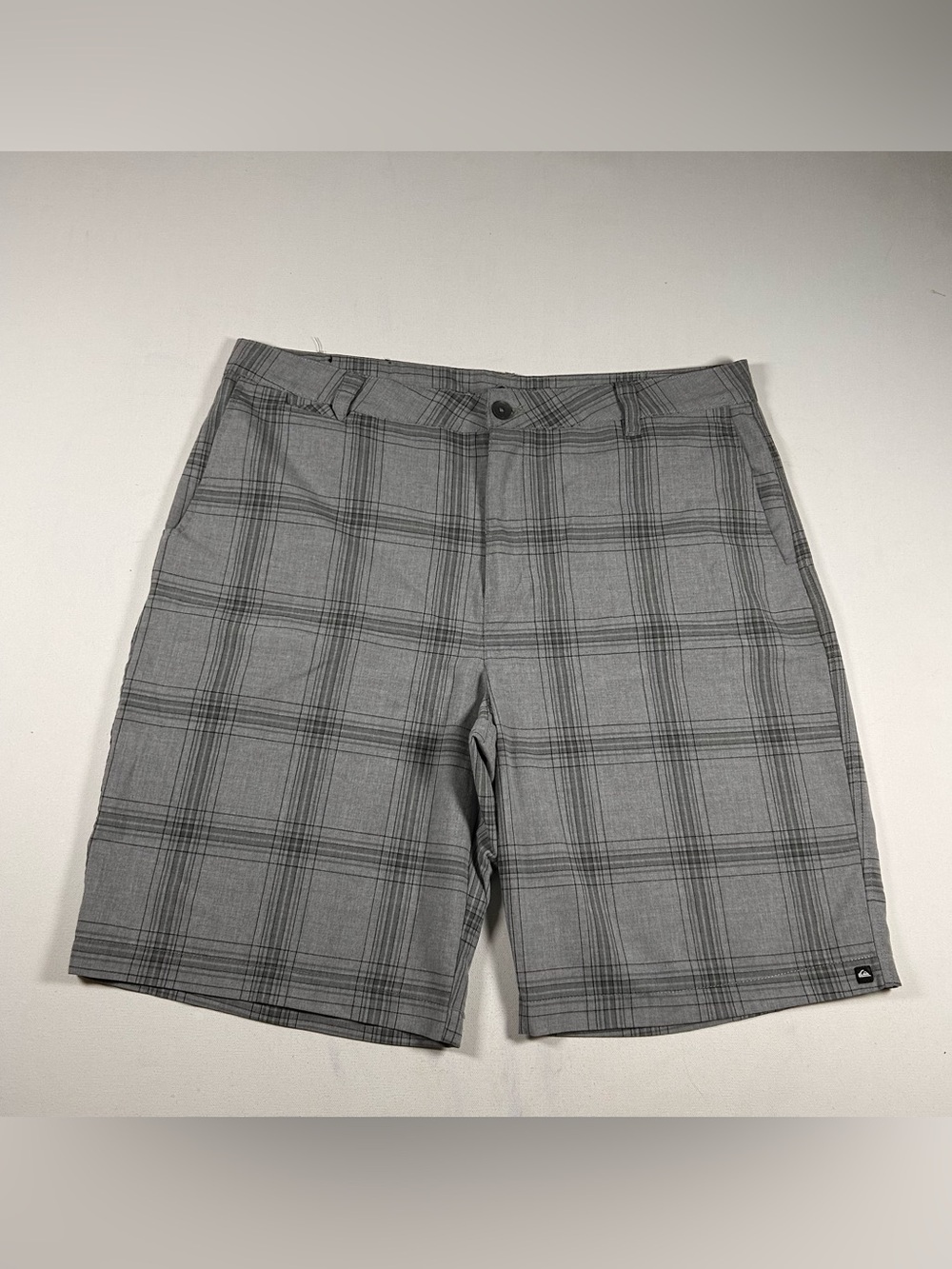 Quiksilver Shorts Mens 40 Gray Black Plaid Flat Front Chino Shorts Vintage Y2k